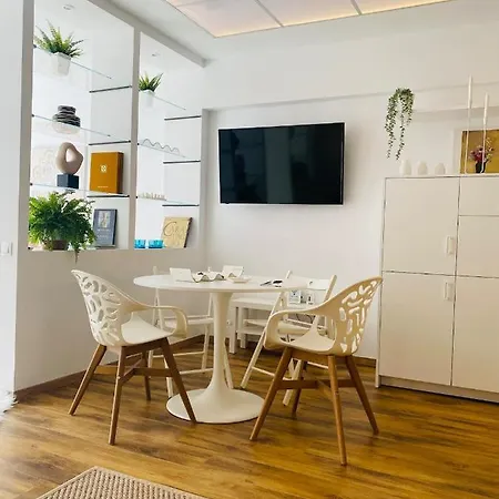 Felicity Loft In _ Accessible & Comfortable Салоники