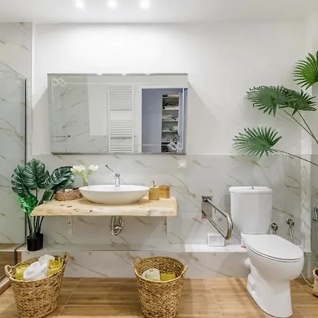 Felicity Loft In _ Accessible & Comfortable * Салоники